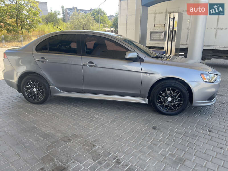 Седан Mitsubishi Lancer 2012 в Николаеве