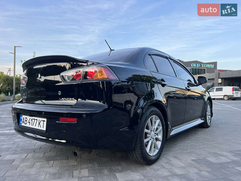 Седан Mitsubishi Lancer 2015 в Виннице