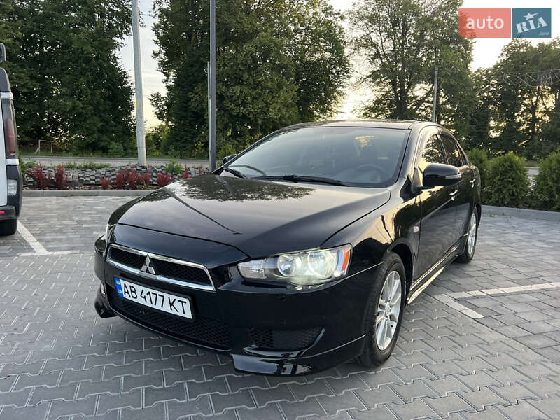 Седан Mitsubishi Lancer 2015 в Виннице
