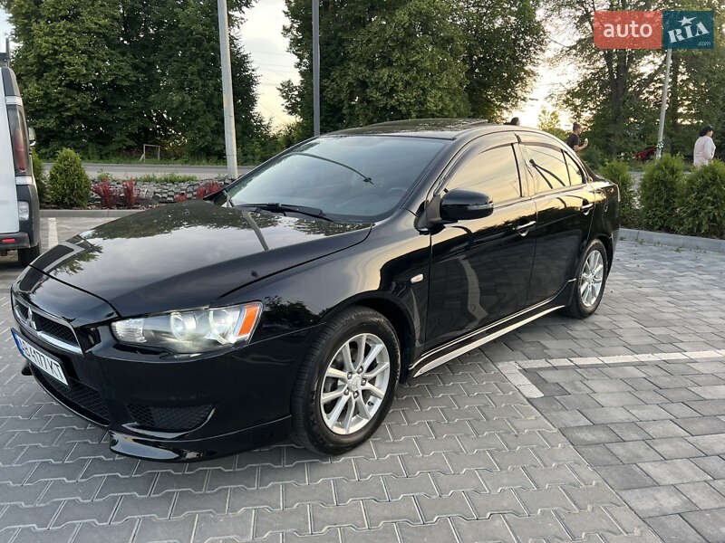 Седан Mitsubishi Lancer 2015 в Виннице