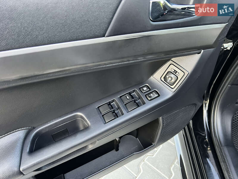 Седан Mitsubishi Lancer 2015 в Виннице