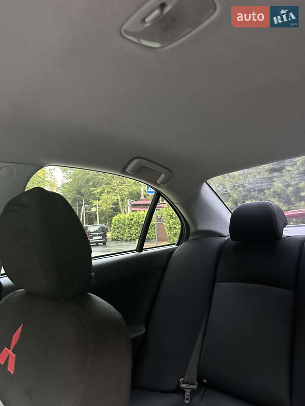 Седан Mitsubishi Lancer 2008 в Ужгороде