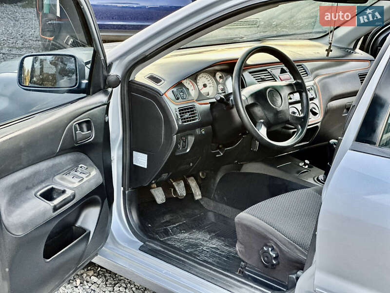 Седан Mitsubishi Lancer 2005 в Одессе