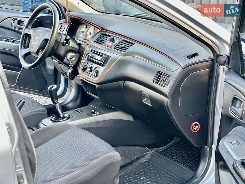 Седан Mitsubishi Lancer 2005 в Одессе