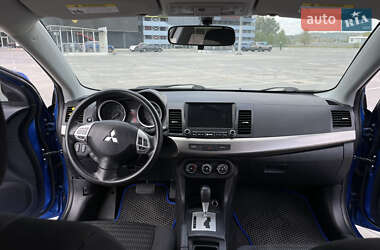 Хэтчбек Mitsubishi Lancer 2011 в 