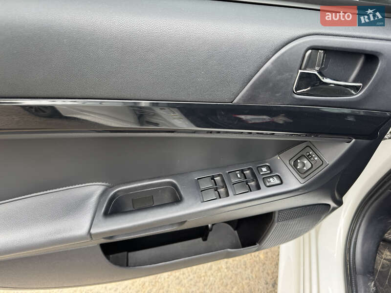 Седан Mitsubishi Lancer 2016 в Черновцах фото 8 Седан Mitsubishi Lancer 2016 в Черновцах