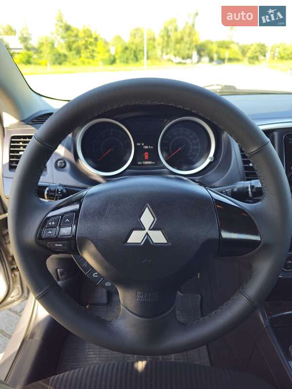 Седан Mitsubishi Lancer 2013 в Львове фото 10 Седан Mitsubishi Lancer 2013 в Львове