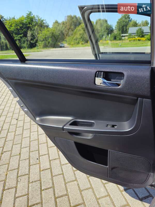 Седан Mitsubishi Lancer 2013 в Львове фото 24 Седан Mitsubishi Lancer 2013 в Львове