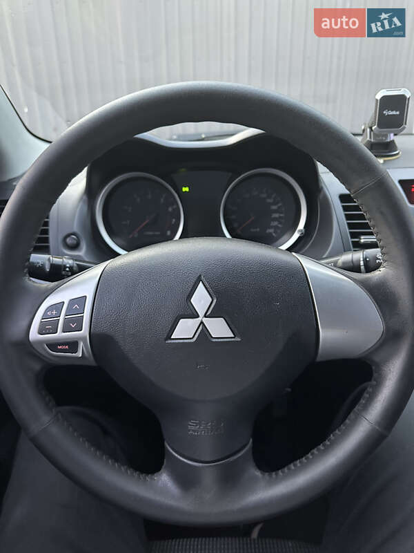 Седан Mitsubishi Lancer 2011 в Дніпрі