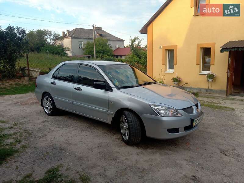 Седан Mitsubishi Lancer 2004 в Львові фото 2 Седан Mitsubishi Lancer 2004 в Львові