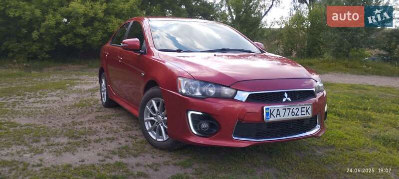 Седан Mitsubishi Lancer 2016 в Киеве