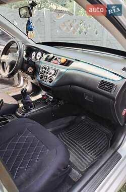 Седан Mitsubishi Lancer 2007 в Новой Праге