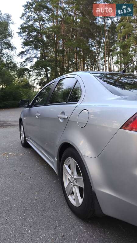 Седан Mitsubishi Lancer 2008 в Киеве