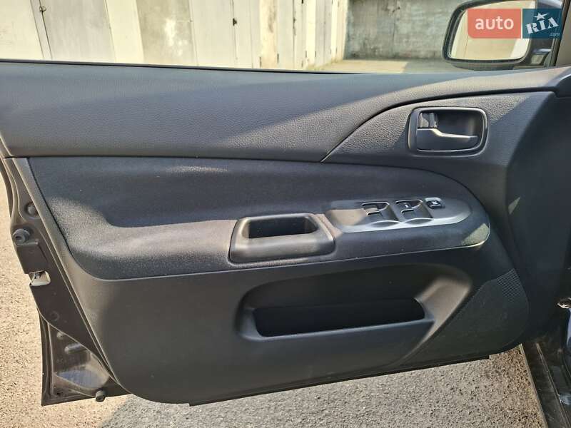 Седан Mitsubishi Lancer 2009 в Києві