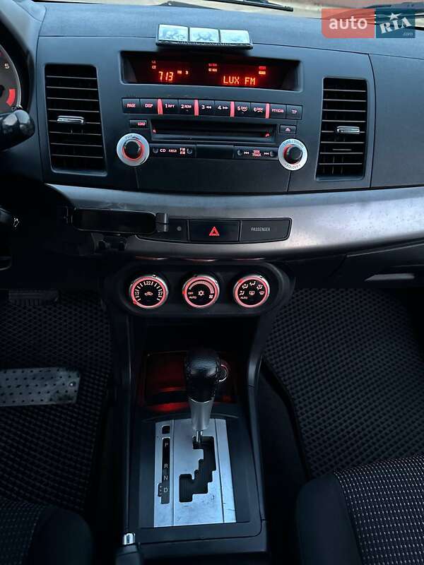 Хэтчбек Mitsubishi Lancer 2009 в Черкассах