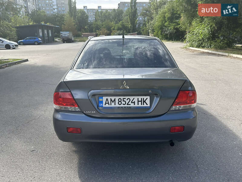 Седан Mitsubishi Lancer 2008 в Киеве