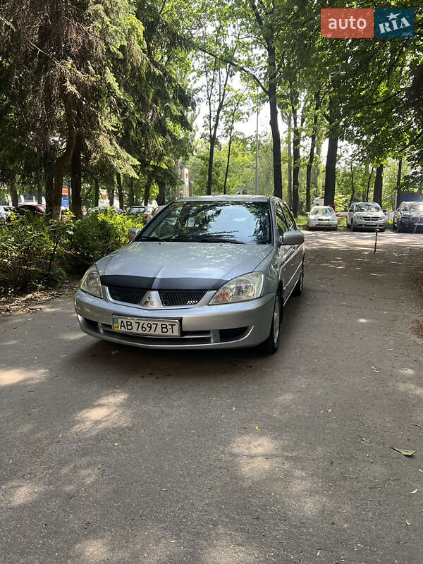 Седан Mitsubishi Lancer 2006 в Виннице