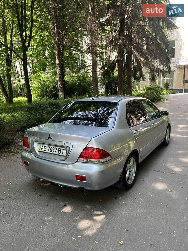 Седан Mitsubishi Lancer 2006 в Виннице