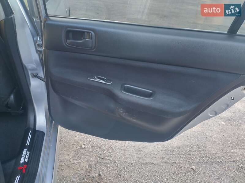 Седан Mitsubishi Lancer 2006 в Виннице