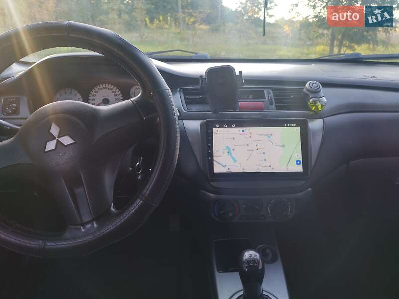 Седан Mitsubishi Lancer 2006 в Виннице