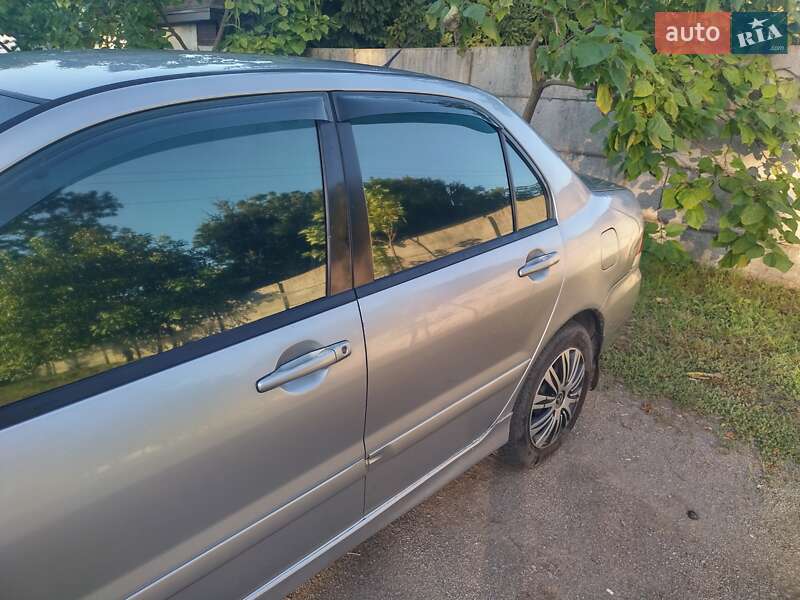 Седан Mitsubishi Lancer 2006 в Виннице