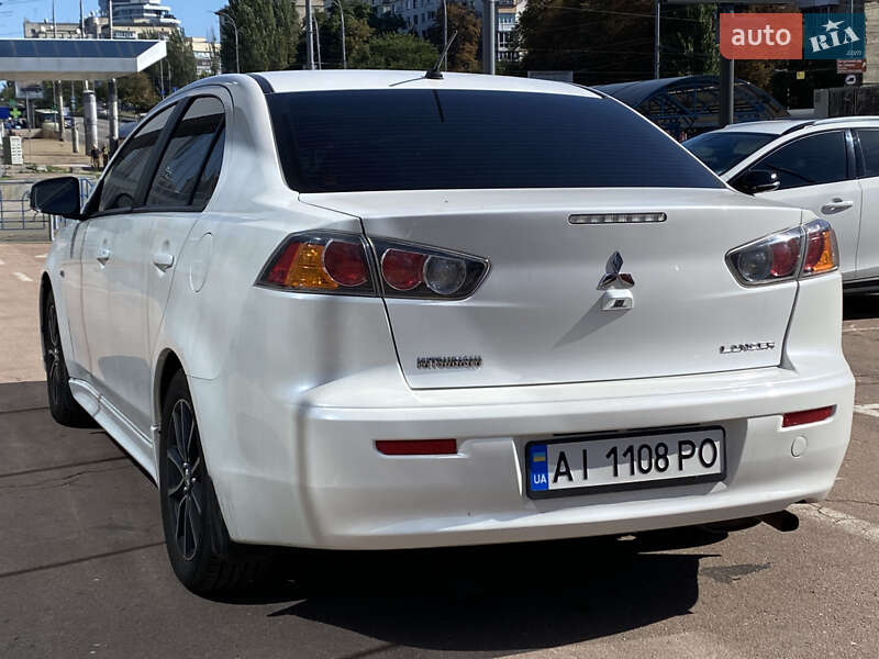 Седан Mitsubishi Lancer 2016 в Киеве