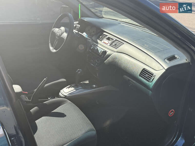 Седан Mitsubishi Lancer 2006 в Одессе