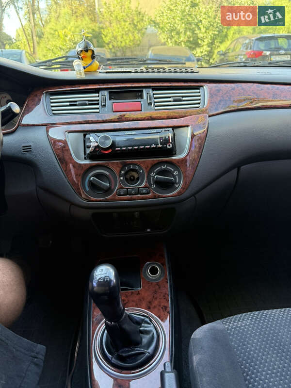 Седан Mitsubishi Lancer 2005 в 