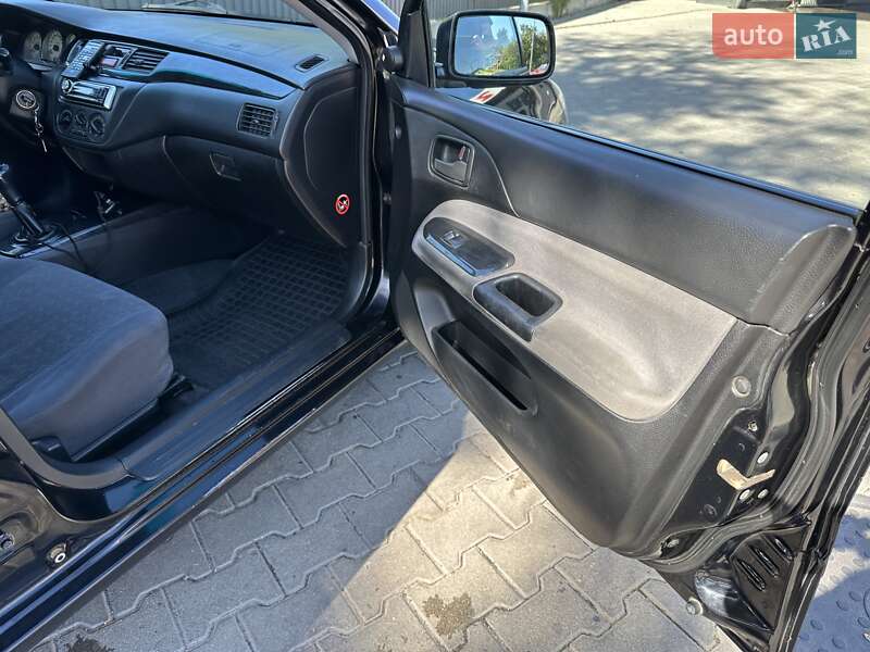 Седан Mitsubishi Lancer 2004 в Львові