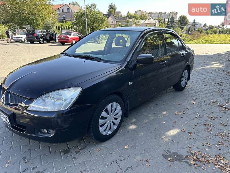Седан Mitsubishi Lancer 2004 в Львові
