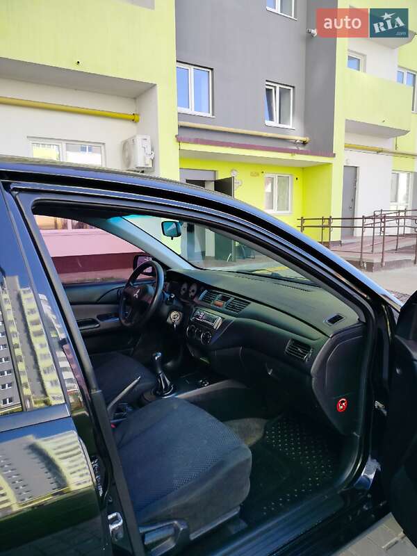 Седан Mitsubishi Lancer 2009 в Черкассах