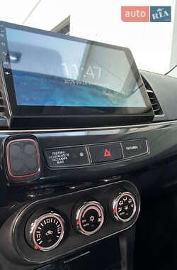 Седан Mitsubishi Lancer 2012 в 