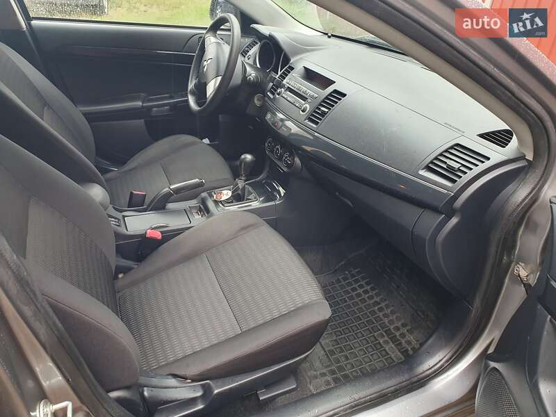 Седан Mitsubishi Lancer 2012 в Киеве