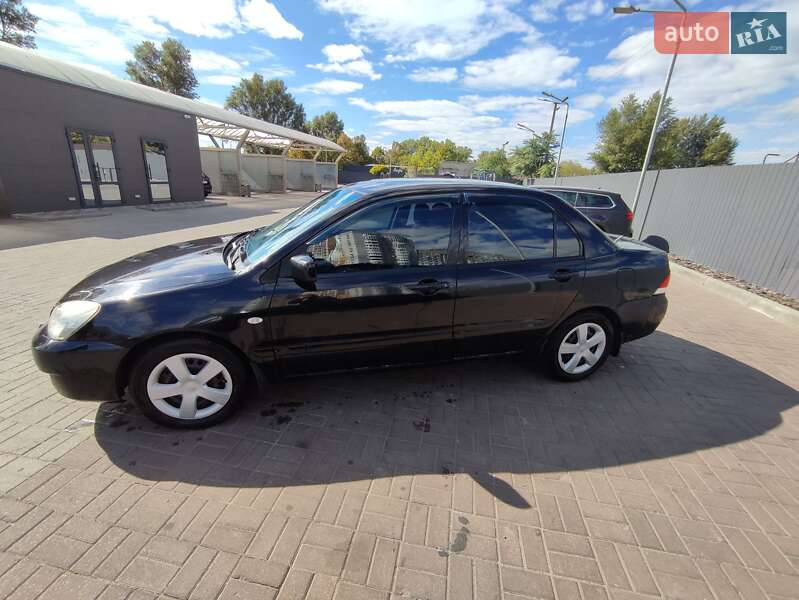 Седан Mitsubishi Lancer 2006 в Днепре