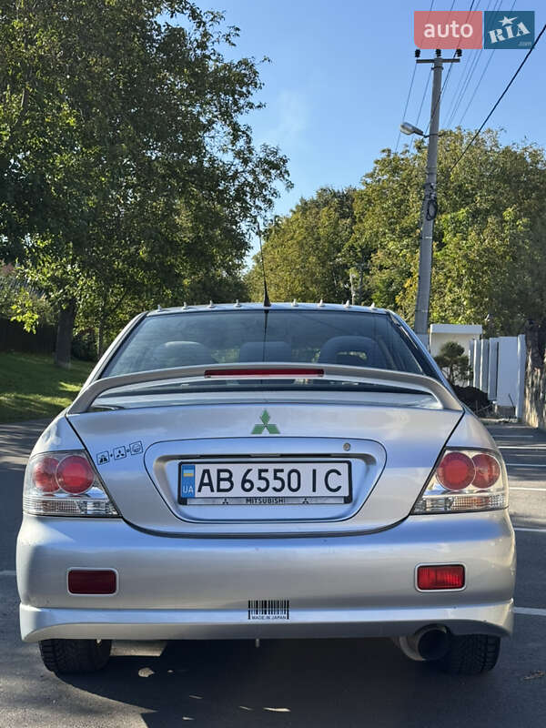 Седан Mitsubishi Lancer 2005 в Виннице
