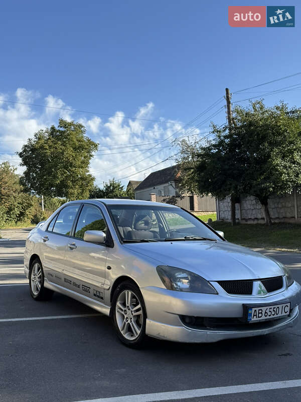 Седан Mitsubishi Lancer 2005 в Виннице