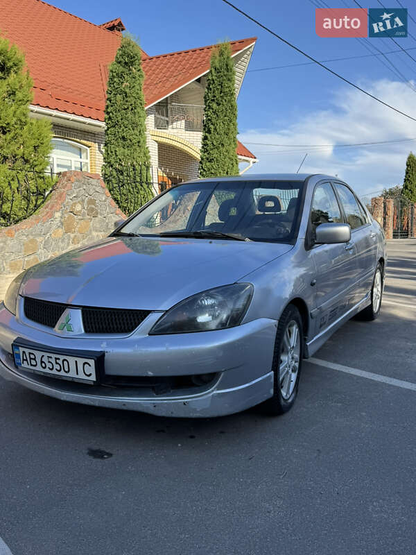 Седан Mitsubishi Lancer 2005 в Виннице