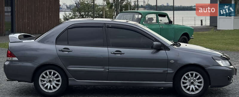 Седан Mitsubishi Lancer 2005 в Днепре