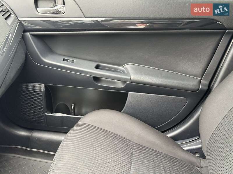 Седан Mitsubishi Lancer 2014 в Одессе