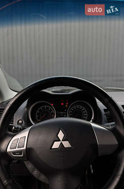 Хэтчбек Mitsubishi Lancer 2012 в 
