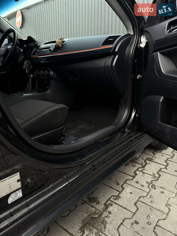 Хэтчбек Mitsubishi Lancer 2012 в Львове фото 45 Хэтчбек Mitsubishi Lancer 2012 в Львове