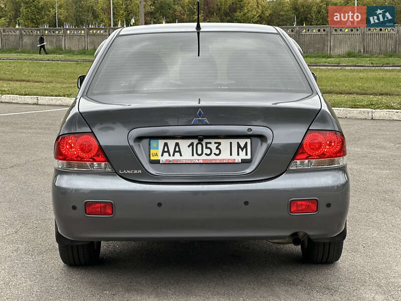 Седан Mitsubishi Lancer 2009 в Киеве