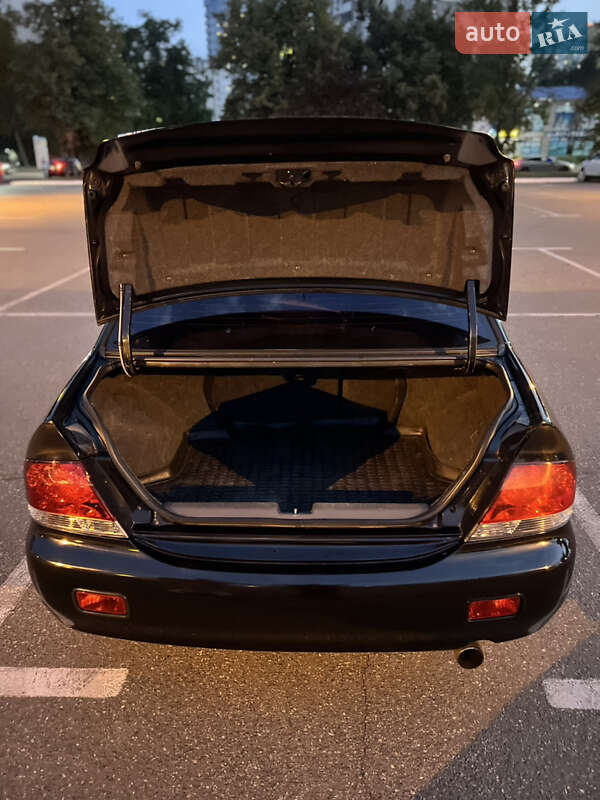 Седан Mitsubishi Lancer 2006 в Броварах