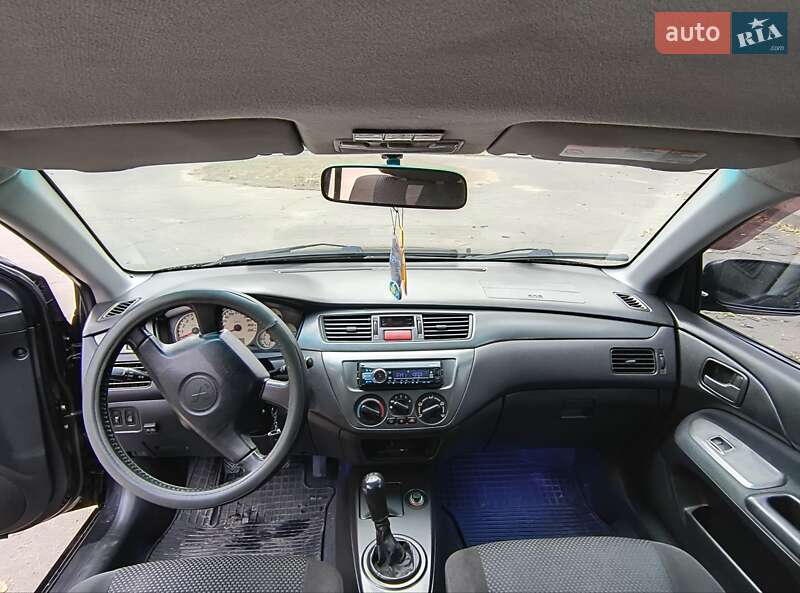 Седан Mitsubishi Lancer 2005 в Николаеве