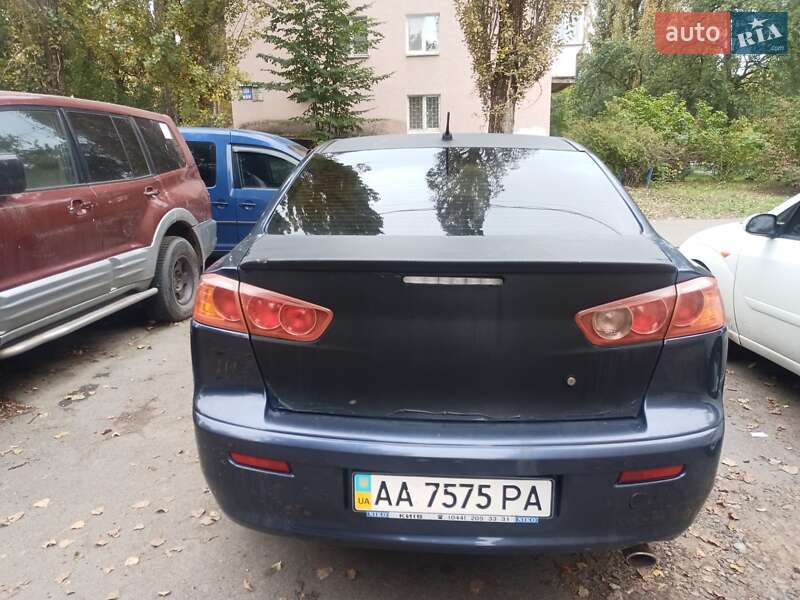 Седан Mitsubishi Lancer 2008 в Киеве