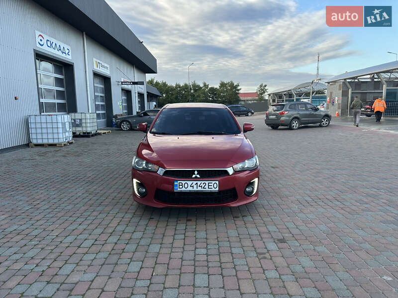 Седан Mitsubishi Lancer 2015 в Сарнах