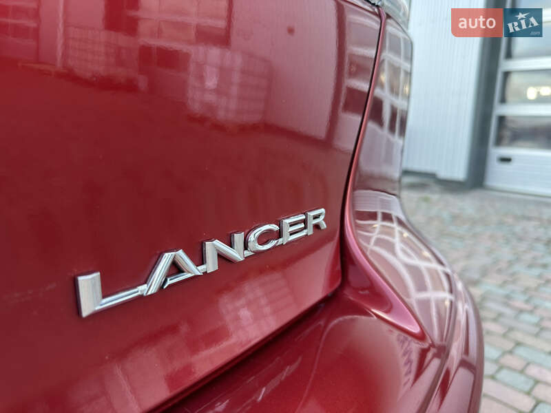 Седан Mitsubishi Lancer 2015 в Сарнах