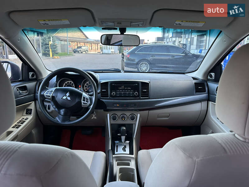 Седан Mitsubishi Lancer 2015 в Сарнах