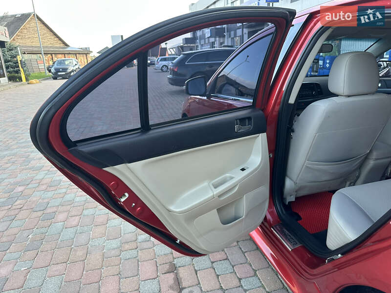 Седан Mitsubishi Lancer 2015 в Сарнах