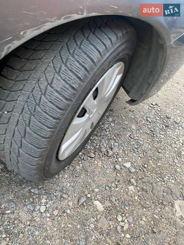 Седан Mitsubishi Lancer 2004 в Кривом Роге фото 9 Седан Mitsubishi Lancer 2004 в Кривом Роге